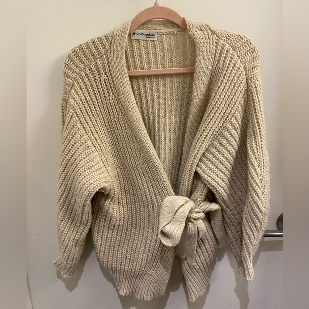 Little Mountain Co, Small Knit Tie Up Sweater
